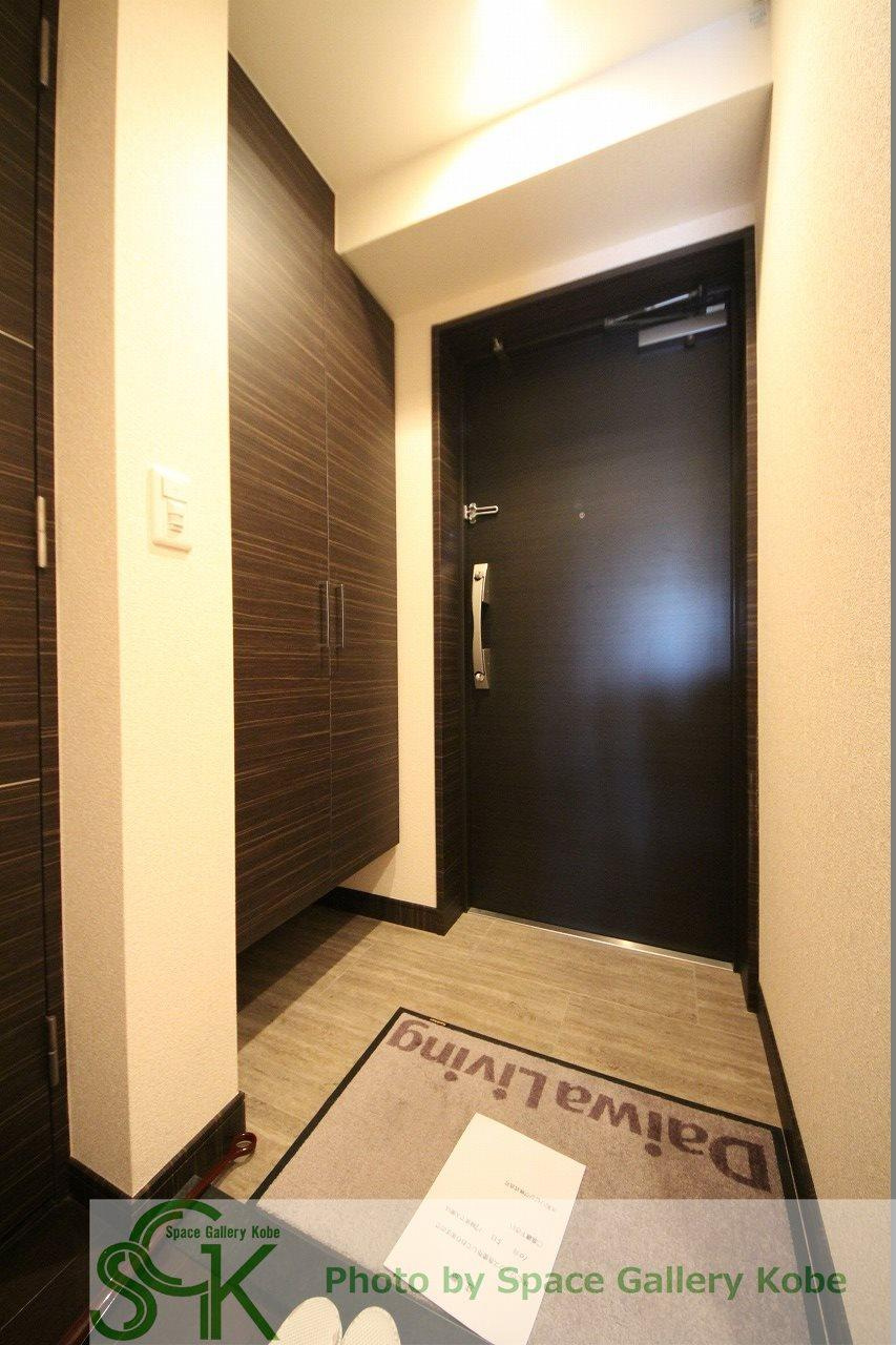 アビエール海岸通りの玄関|※お部屋により仕様が異なる場合があります。