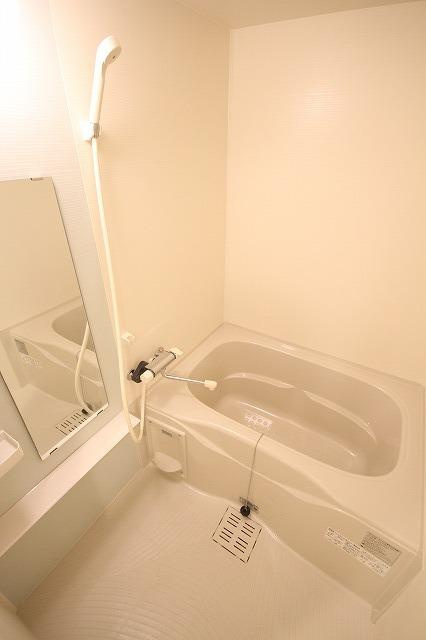 アロハマリーナの浴室|※お部屋により仕様が異なる場合があります。