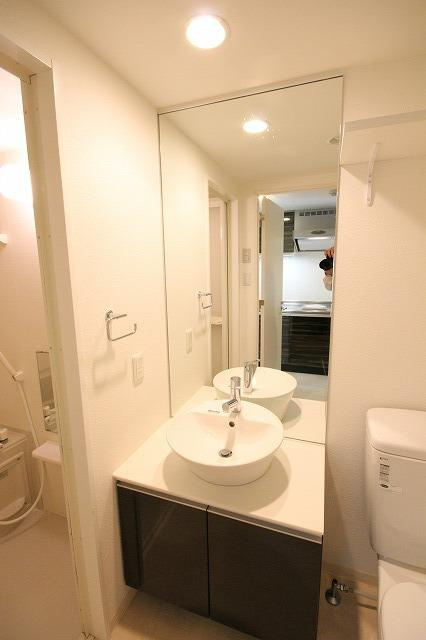 アロハマリーナの洗面所|※お部屋により仕様が異なる場合があります。