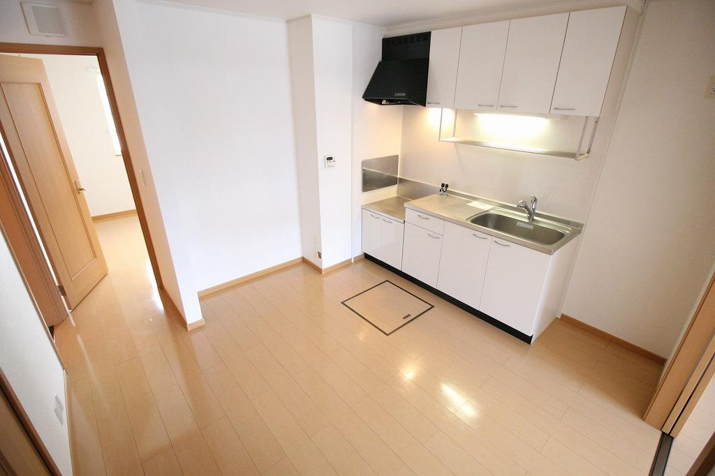 ウエストフィール参号館の居間・リビング|※お部屋により仕様が異なる場合があります。