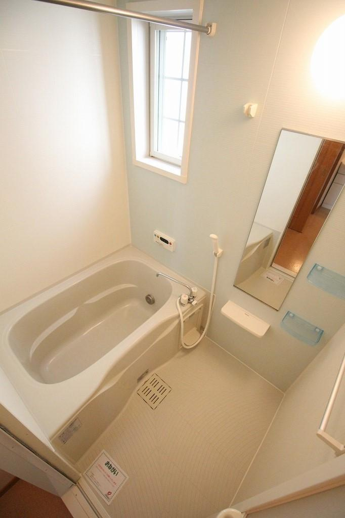 ウエストフィール参号館の浴室|※お部屋により仕様が異なる場合があります。