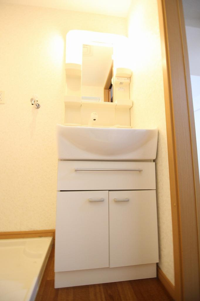 エクセランの洗面所|※お部屋により仕様が異なる場合があります。
