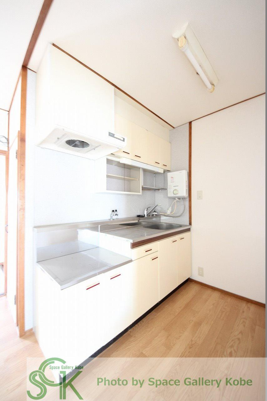 エクセルハイツB棟のキッチン|※お部屋により仕様が異なる場合があります。
