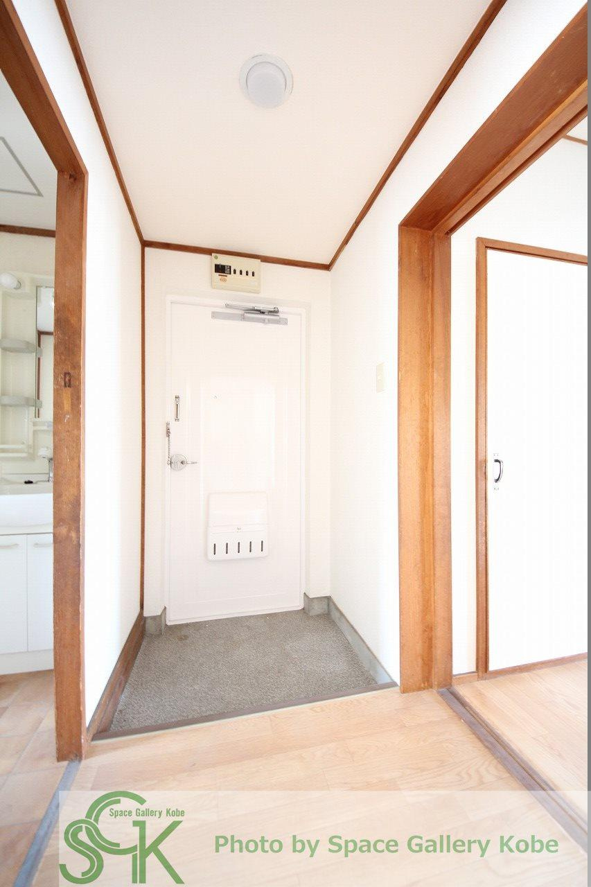 エクセルハイツB棟の玄関|※お部屋により仕様が異なる場合があります。