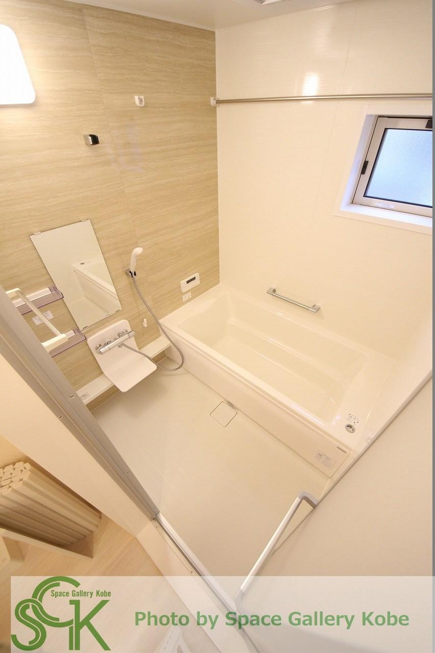 エクレール福井の浴室|※お部屋により仕様が異なる場合があります。