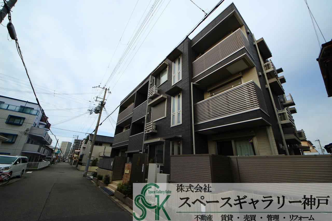 エスタ・ビエンの外観
