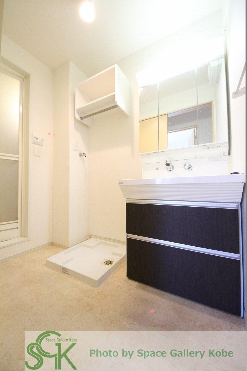 エステート上口の洗面所|※お部屋により仕様が異なる場合があります。