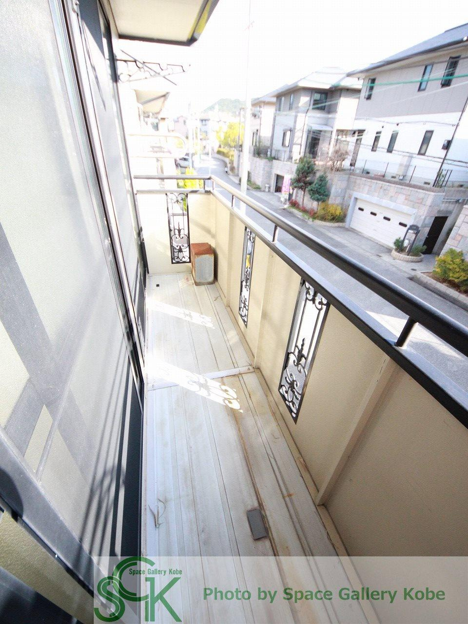 エステート塩屋山手　A棟のバルコニー|※お部屋により仕様が異なる可能性があります。