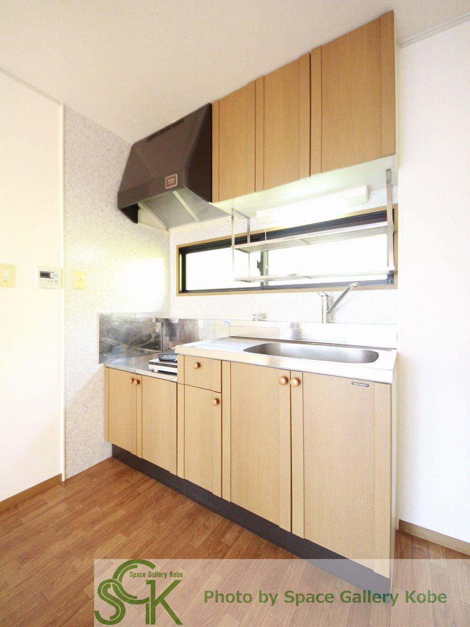 エステート塩屋山手　A棟のキッチン|※お部屋により仕様が異なる可能性があります。