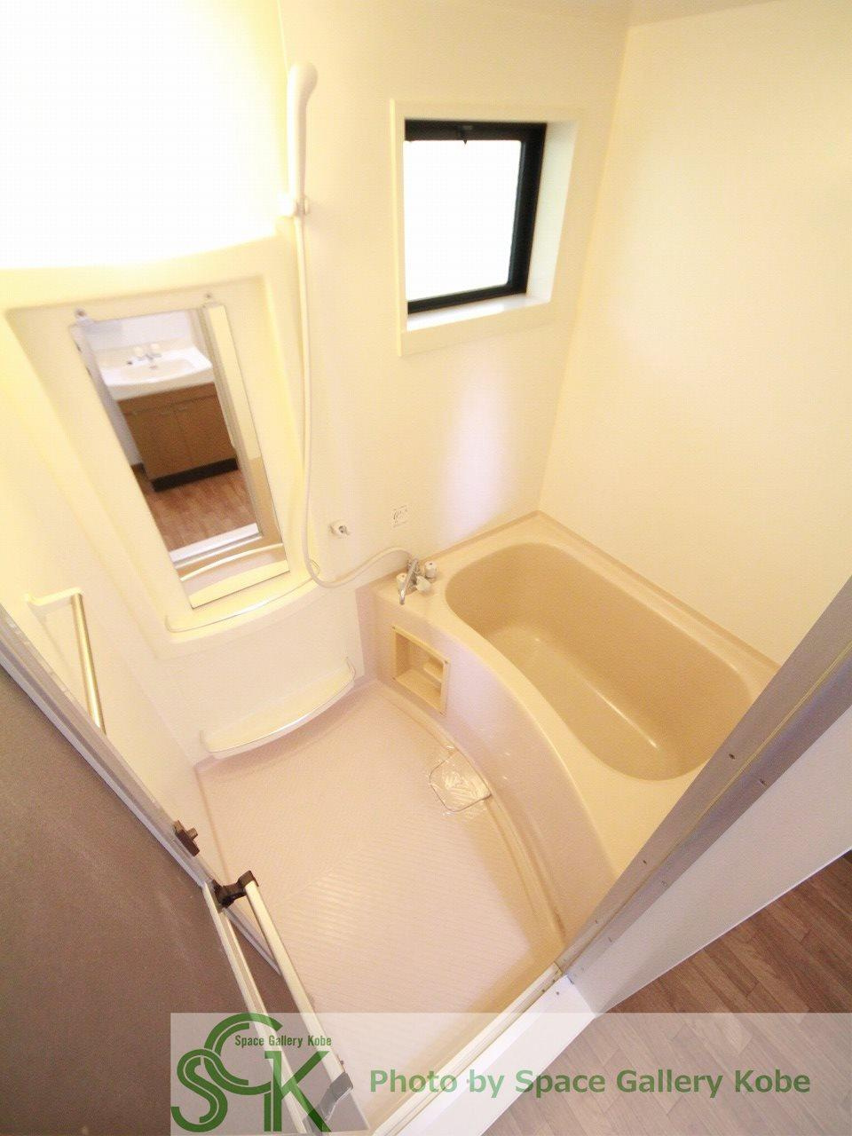 エステート塩屋山手　A棟の浴室|※お部屋により仕様が異なる可能性があります。
