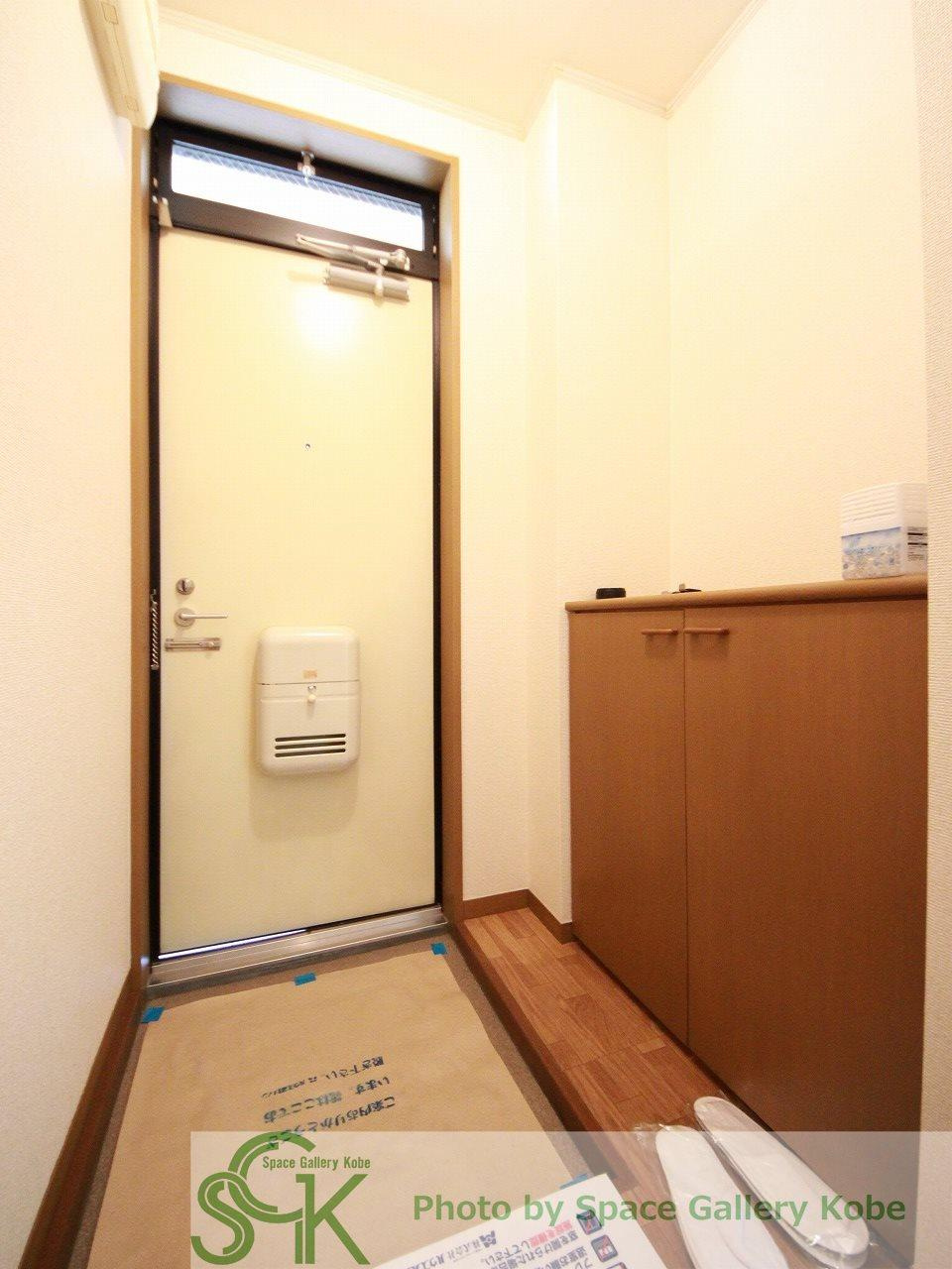 エステート塩屋山手　A棟の玄関|※お部屋により仕様が異なる可能性があります。