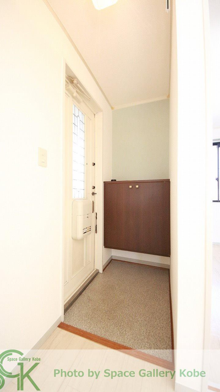 エステート桃山の玄関|※お部屋により仕様が異なる場合があります。