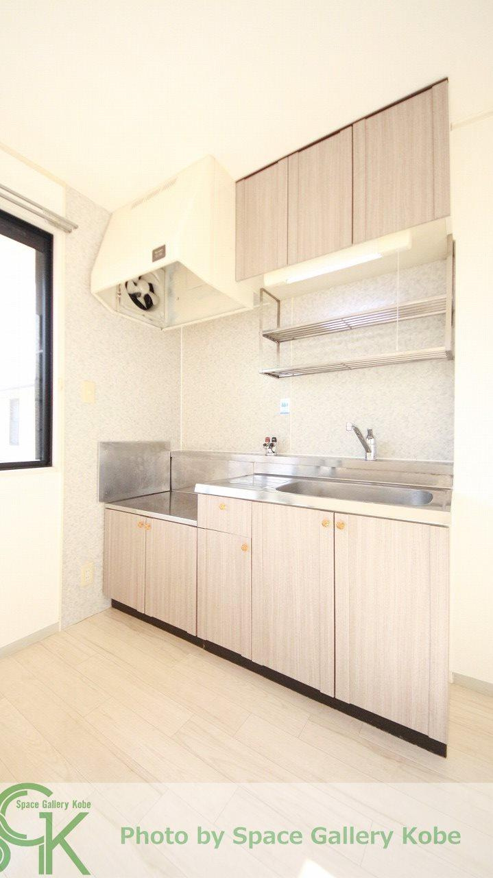 エステート桃山のキッチン|※お部屋により仕様が異なる場合があります。