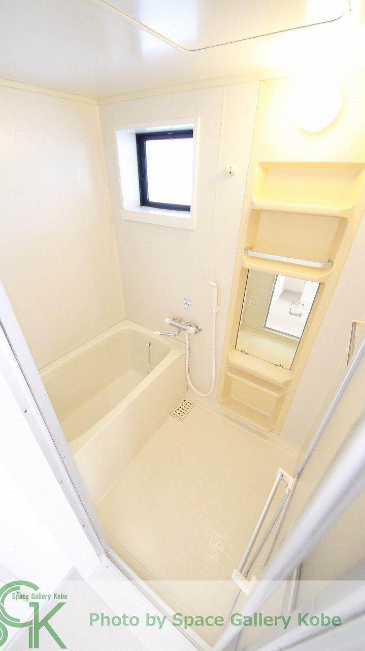 エステート桃山の浴室|※お部屋により仕様が異なる場合があります。