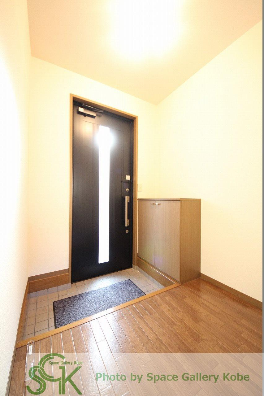 エステリーオ　C棟の玄関|※お部屋により仕様が異なる場合があります。