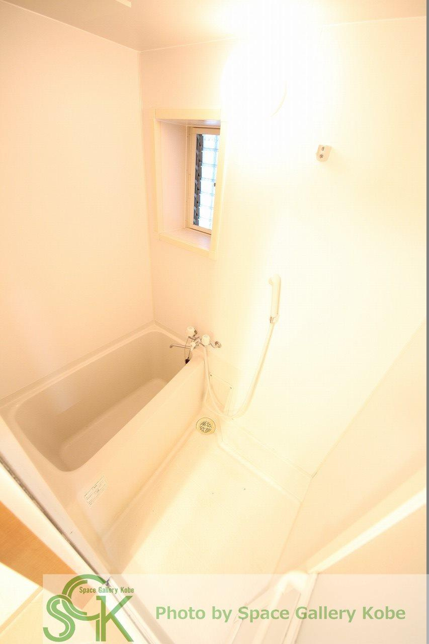 エストゥディオの浴室|※お部屋により仕様が異なる場合があります。