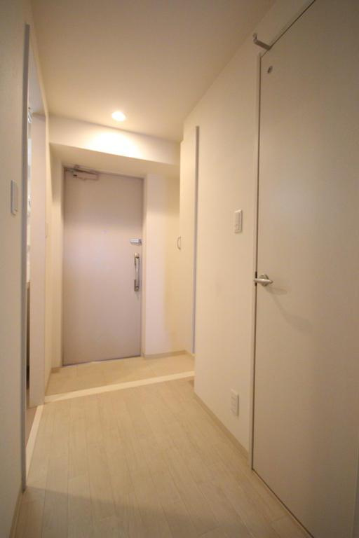 エスペーロ神田の玄関|※お部屋により仕様が異なる場合があります。