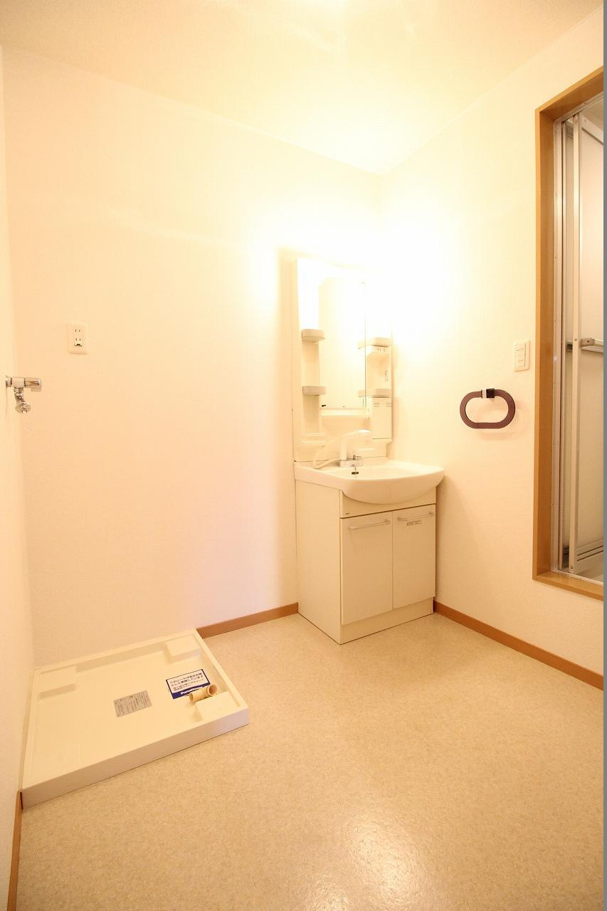 エスペランス西神戸　Aの洗面所|※お部屋により仕様が異なる場合があります。