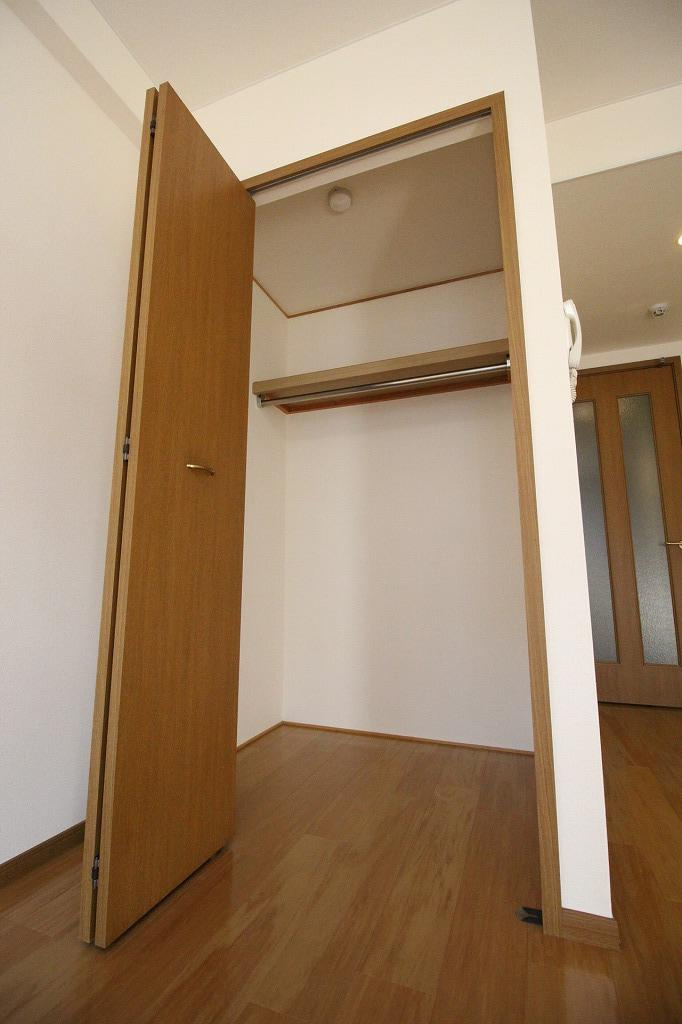 エテルノ・スクウェア弐番館の収納|※お部屋により仕様が異なる場合があります。