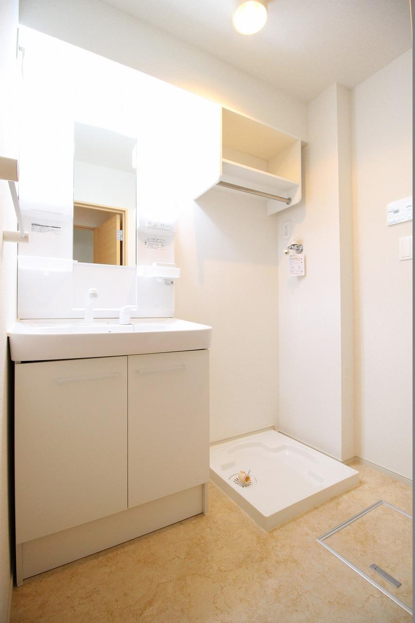 エムズ・カーサⅠの洗面所|※お部屋により仕様が異なる場合があります。