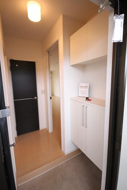 エル　スールの玄関|※お部屋により仕様が異なる場合があります。