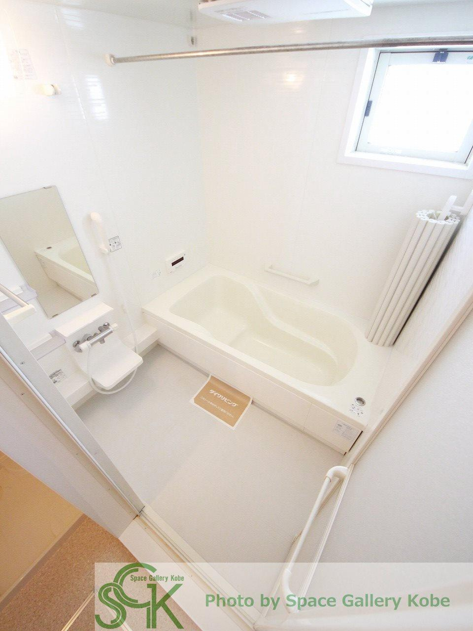 エルミタージュの浴室|※同物件の別のお部屋の写真です※