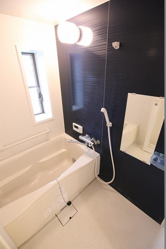 エルム向陽の浴室|※お部屋により仕様が異なる場合があります。