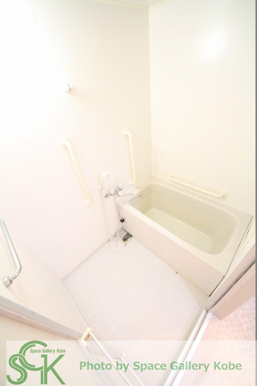 エンゼラート明石の浴室|※同物件の別のお部屋の写真です※