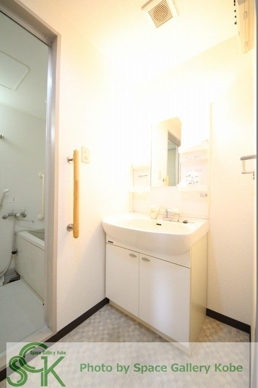 エンゼラート明石の洗面所|※同物件の別のお部屋の写真です※
