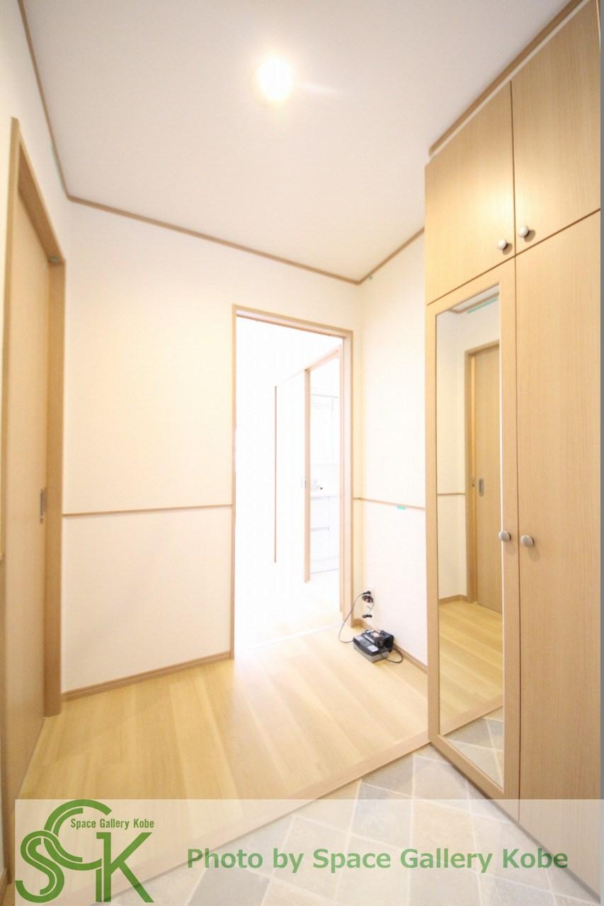 カーサ　ドマーニの玄関|※お部屋により仕様が異なる場合があります。
