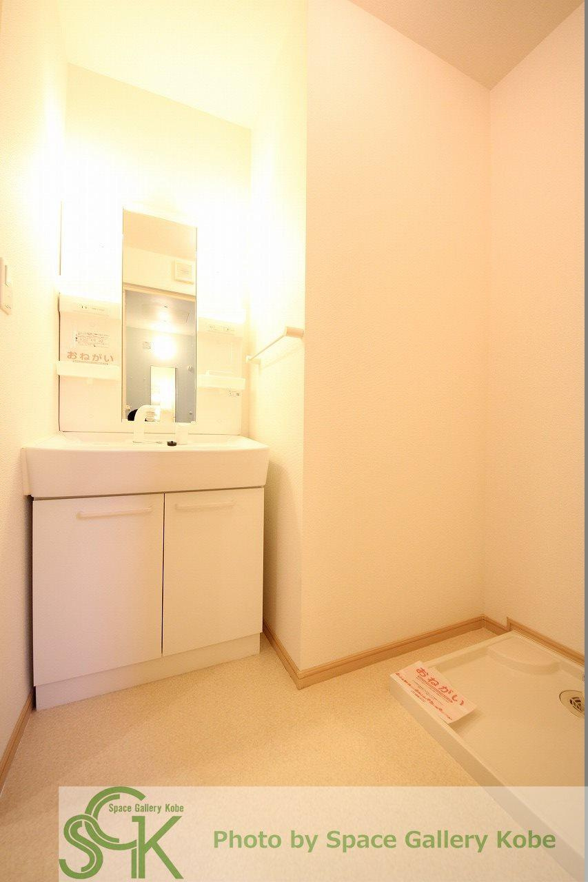 カーサ・クララの洗面所|※お部屋により仕様が異なる場合があります。