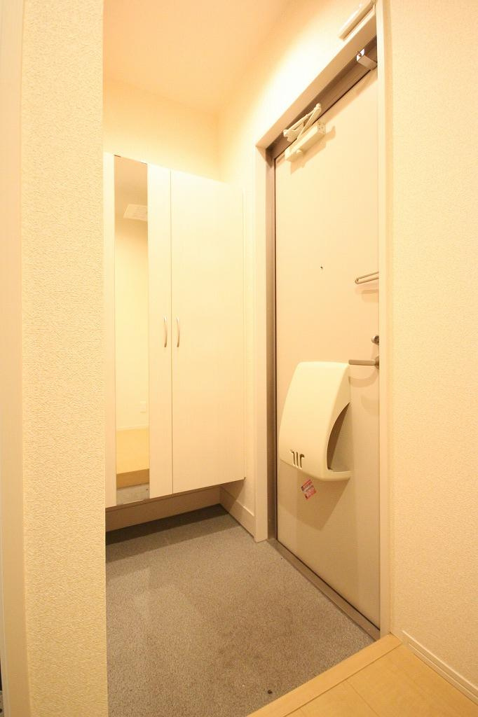 グランアヴァンティⅡ　B棟の玄関|※お部屋により仕様が異なる場合があります。