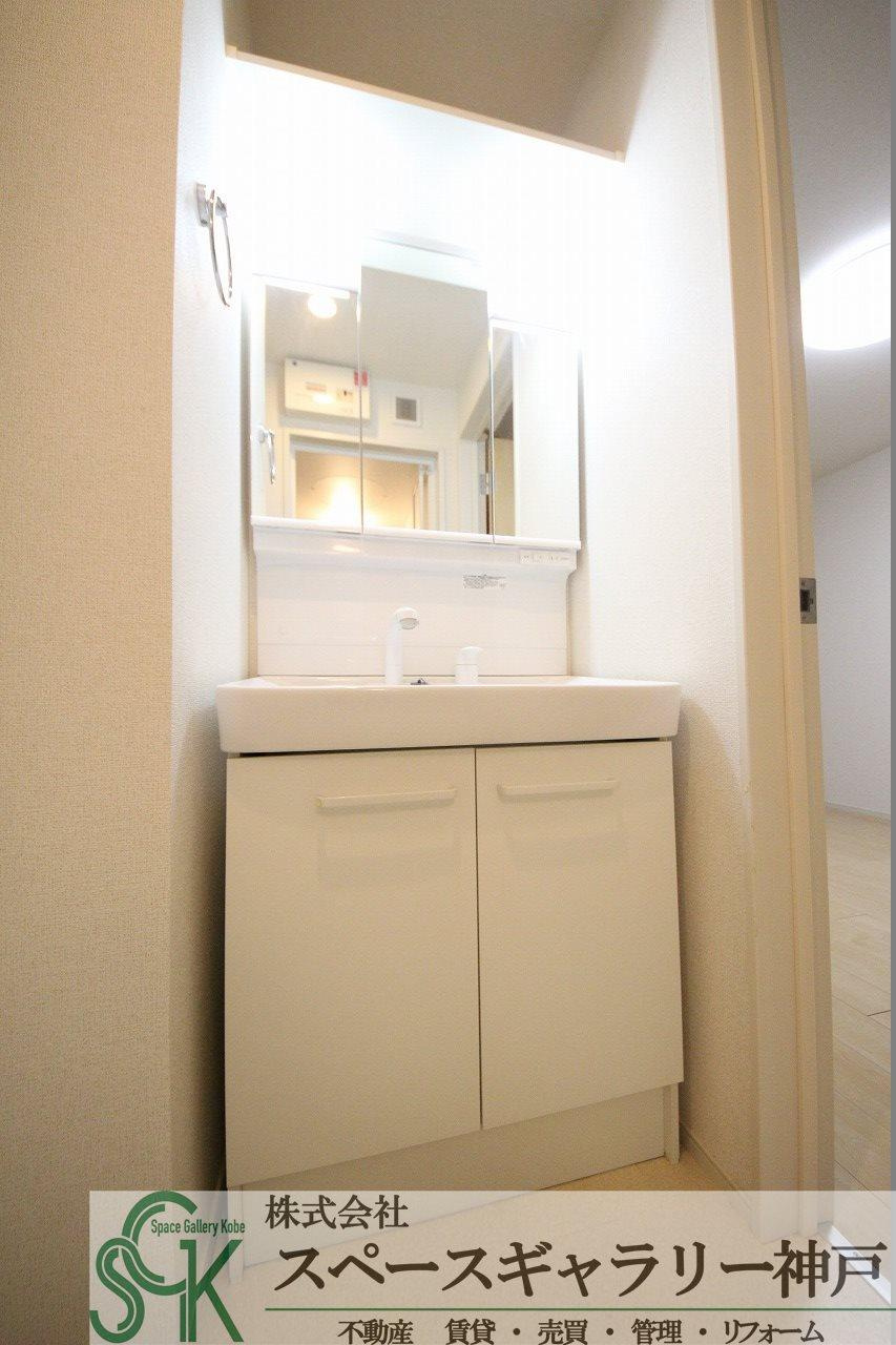 グランデ・オーヴェストの洗面所|☆同物件の別のお部屋の写真です☆