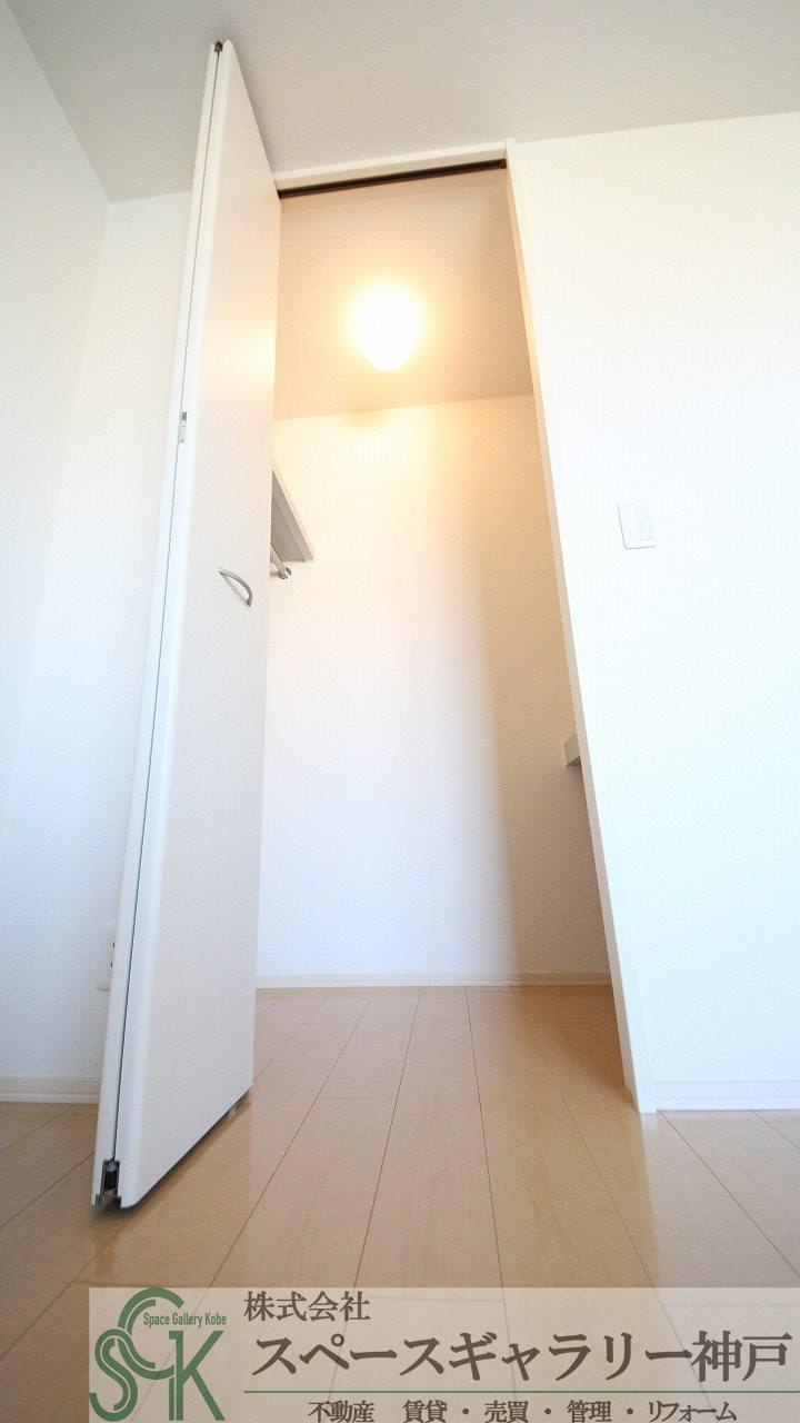 グランドアトリオ神戸西　A棟の収納|※お部屋により仕様が異なる可能性があります。