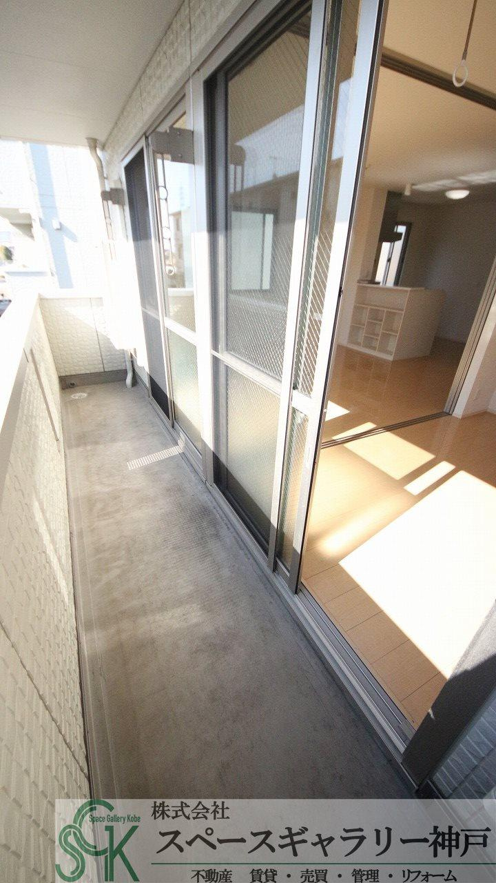 グランドアトリオ神戸西　A棟のバルコニー|※お部屋により仕様が異なる可能性があります。