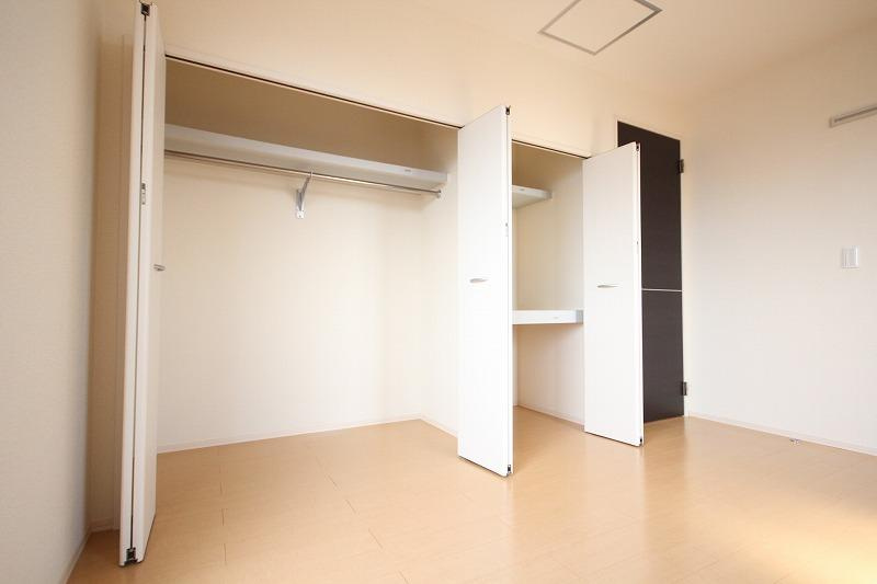 グランドアトリオ神戸西　A棟の収納|※お部屋により仕様が異なる可能性があります。