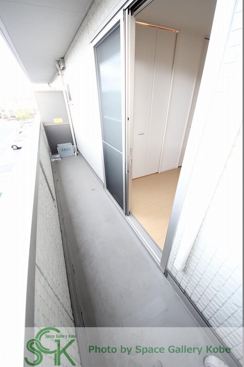 グランドアトリオ神戸西　B棟のバルコニー|※お部屋により仕様が異なる場合があります。