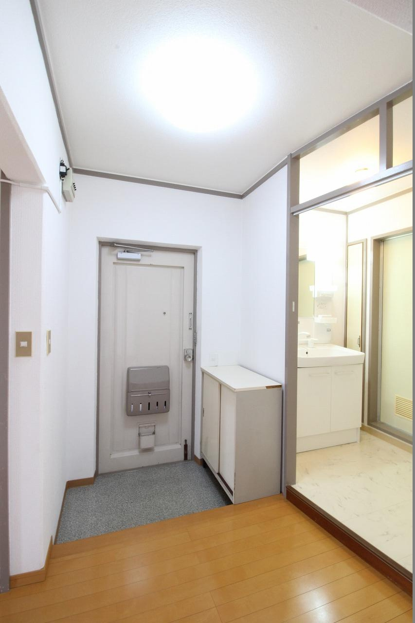 クリスタル明舞の玄関|※お部屋により仕様が異なる場合があります。