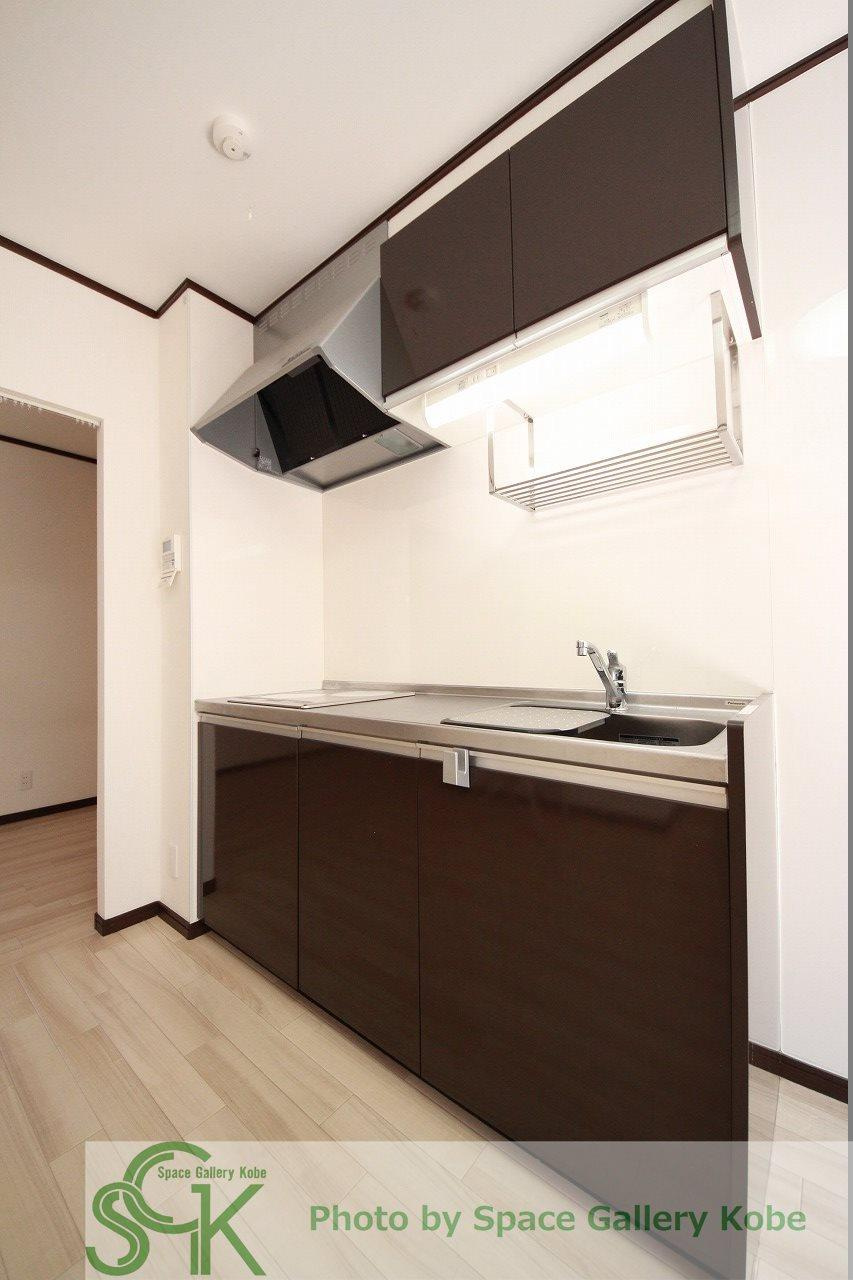 クレールベルヴィル立花　C棟のキッチン|※お部屋により仕様が異なる場合があります。