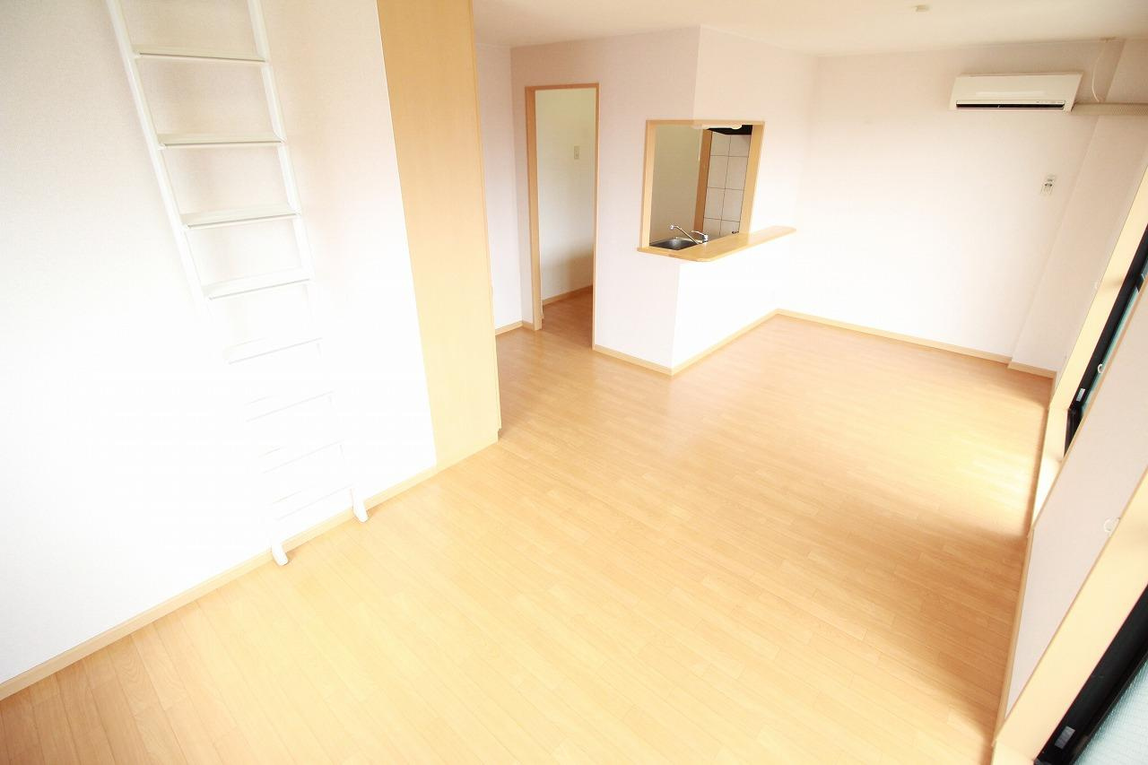コーポ・サカシタ　A棟の居間・リビング