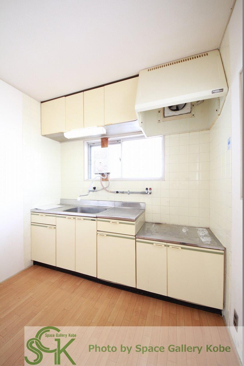 コーポはだのキッチン|※お部屋により仕様が異なる場合があります。