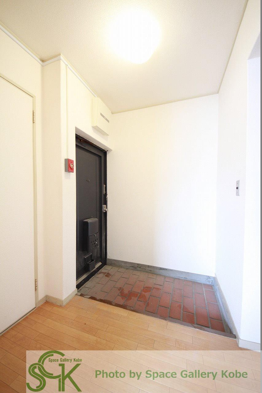 コーポはだの玄関|※お部屋により仕様が異なる場合があります。