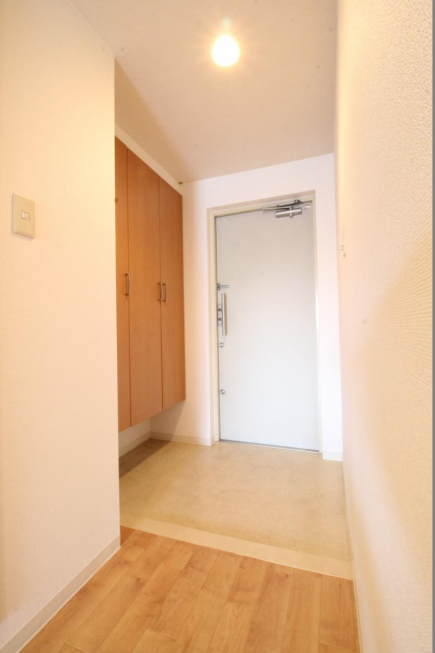コンフォート西神戸の玄関|※お部屋により仕様が異なる場合があります。