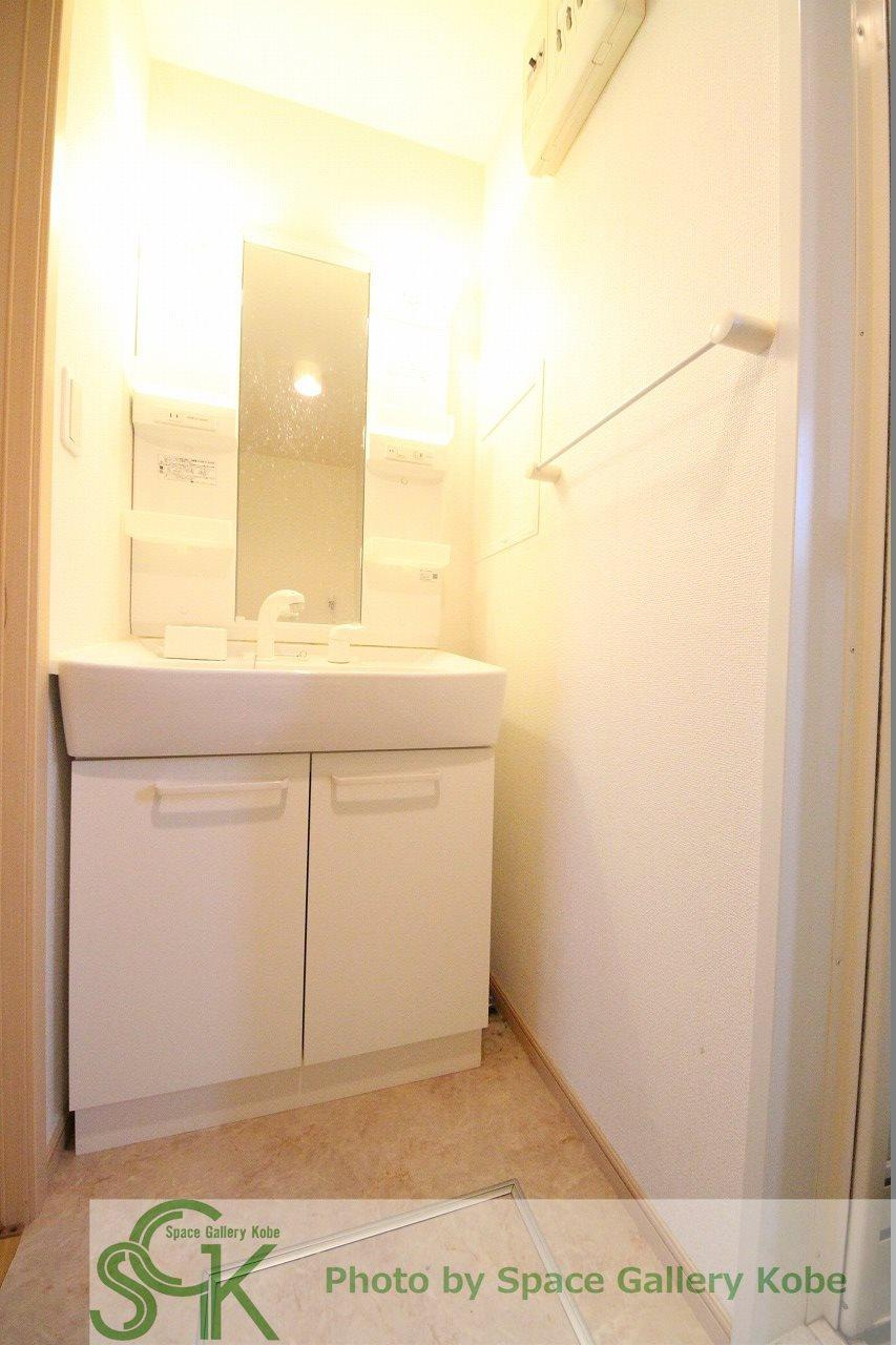 サニーガーデンの洗面所|※お部屋により仕様が異なる場合があります。