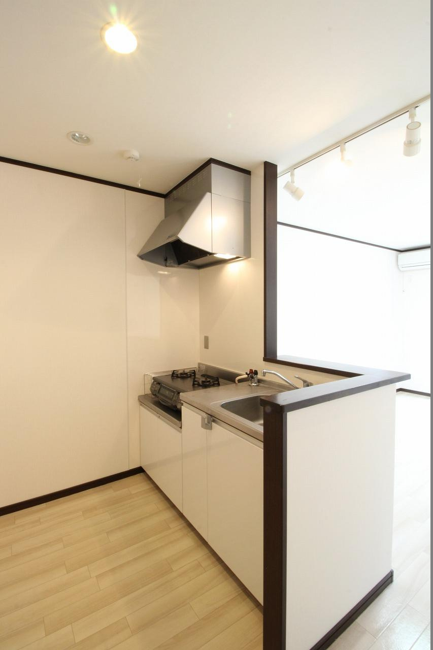 サニーヒルのキッチン|※お部屋により仕様が異なる場合があります。