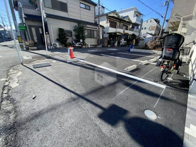 横沼町1丁目戸建ての駐車場