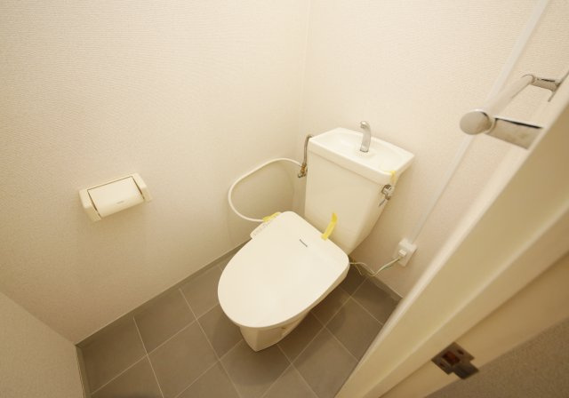 Maison Hollyのトイレ|別部屋同間取りのお写真となります。参考にご覧くださいませ。