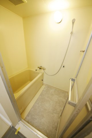 Maison Hollyの浴室|別部屋同間取りのお写真となります。参考にご覧くださいませ。
