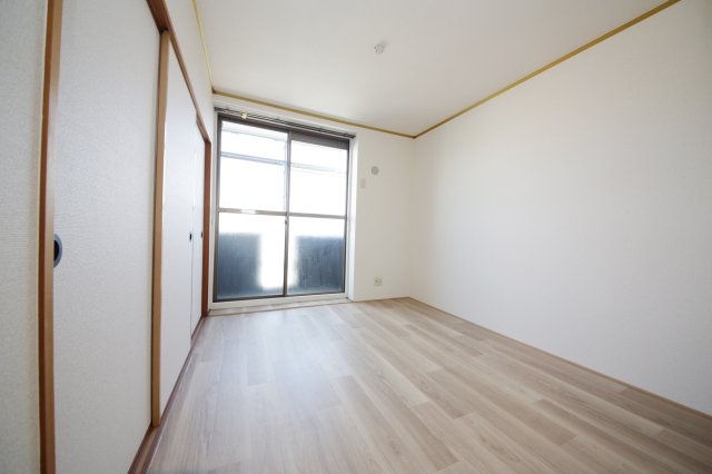 Maison Hollyの洋室|別部屋同間取りのお写真となります。参考にご覧くださいませ。