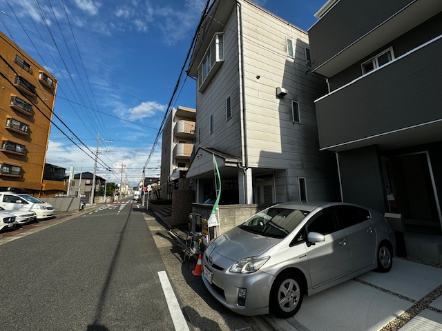 LiveleGarden.熱田区４番全１棟《仲介手数料無料　大宝小　日比野中》の前面道路含む現地写真|ご成約キャンペーン対象物件です♪詳細は弊社ホームページもしくはスタッフまでお気軽にお問合せ下さいませ♪ お役に立てる自信があります♪